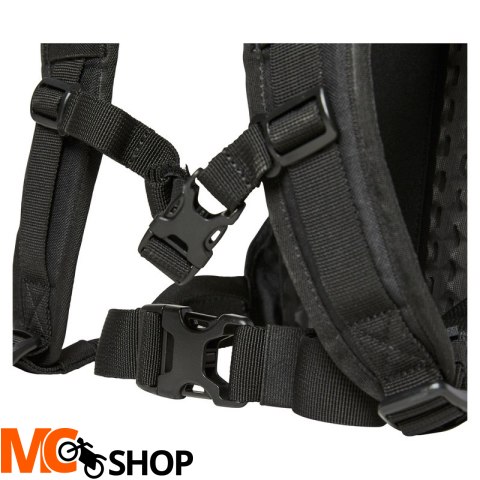FOX PLECAK UTILITY 6L HYDRATION PACK BLACK SMALL